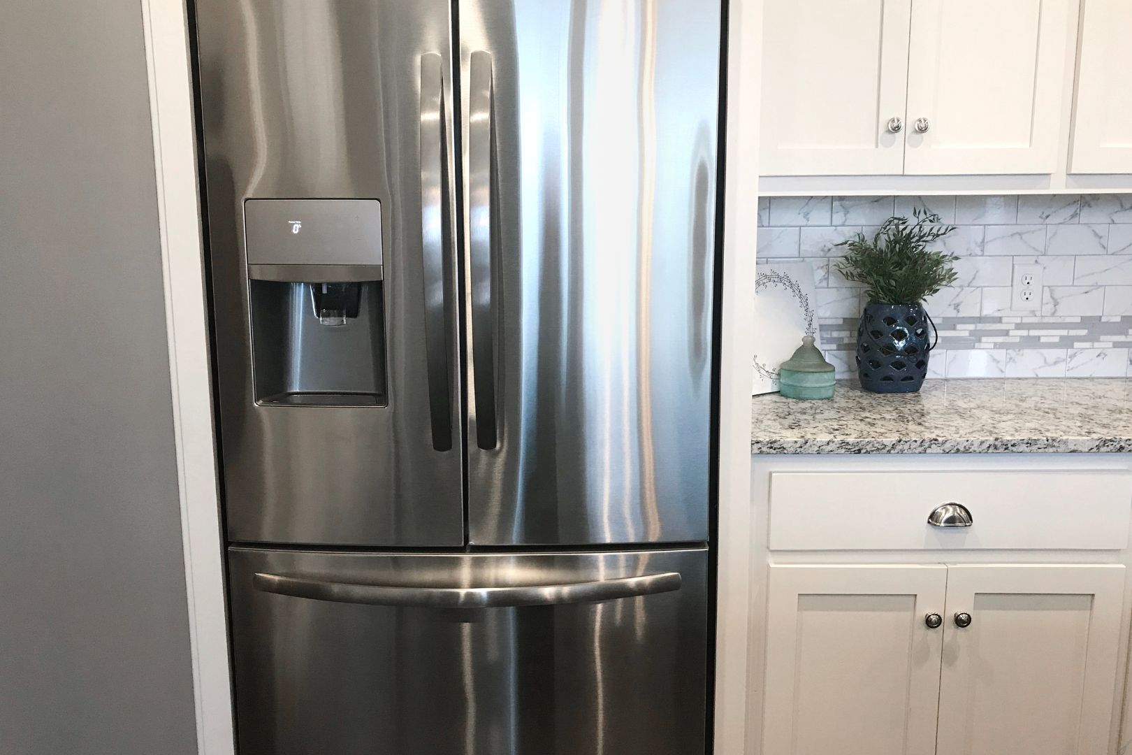 Geladeira com Dispenser de Agua Vale a Pena